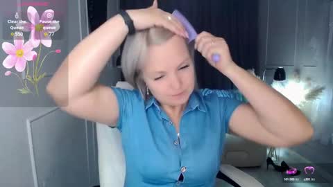 emmmam online show from September 18, 2:43 pm