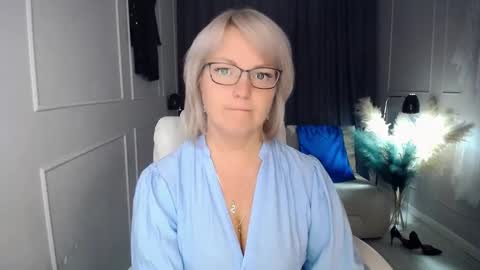 emmmam online show from October 3, 2:25 pm