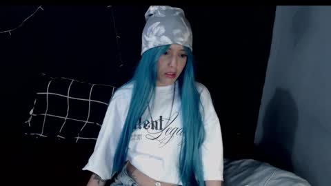 emmy__smith online show from January 8, 9:59 am