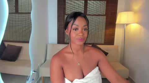 Snapshot of emmy_jacksson chatting on March 12, 3:40 pm emmy_jacksson online show from March 12, 3:40 pm
