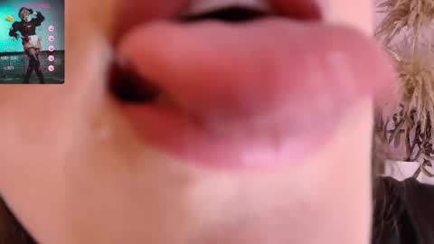 Snapshot of emmy_walker1 chatting on March 10, 5:07 pm Emmy Walker online show from March 10, 5:07 pm