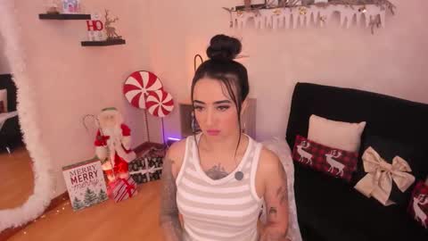 Emmy Evans  online show from December 18, 7:53 pm