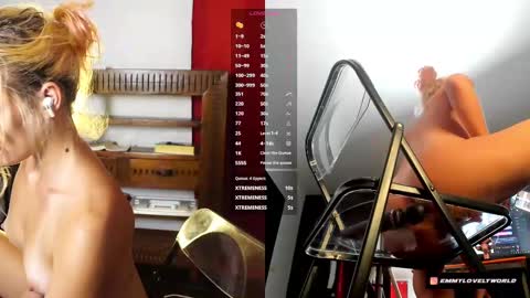 Snapshot of emmyfoxx_ chatting on October 23, 6:20 pm Emmy online show from October 23, 6:20 pm