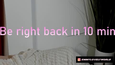 Snapshot of emmyfoxx_ chatting on October 11, 6:33 pm Emmy online show from October 11, 6:33 pm