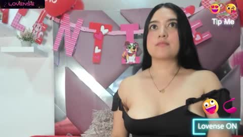 Snapshot of emmymiller1 chatting on February 25, 8:21 pm emmymiller1 online show from February 25, 8:21 pm