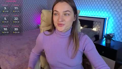 Snapshot of emmyskyy chatting on October 9, 6:41 am Emma online show from October 9, 6:41 am