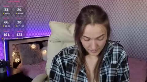 Snapshot of emmyskyy chatting on September 11, 6:47 am Emma online show from September 11, 6:47 am