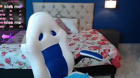 EMPERATRIZ  online show from December 18, 8:59 pm