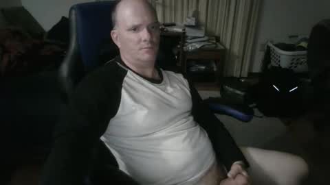 Snapshot of emsguy1 chatting on October 13, 4:14 am Matt online show from October 13, 4:14 am