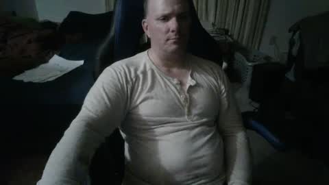Snapshot of emsguy1 chatting on December 17, 4:45 am Matt online show from December 17, 4:45 am