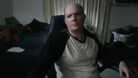 Snapshot of emsguy1 chatting on October 17, 5:00 am Matt online show from October 17, 5:00 am