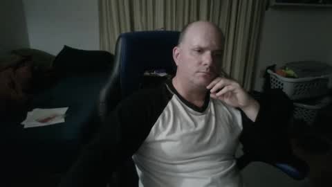Snapshot of emsguy1 chatting on October 6, 3:46 am Matt online show from October 6, 3:46 am