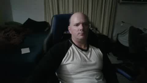 Snapshot of emsguy1 chatting on October 3, 4:21 am Matt online show from October 3, 4:21 am