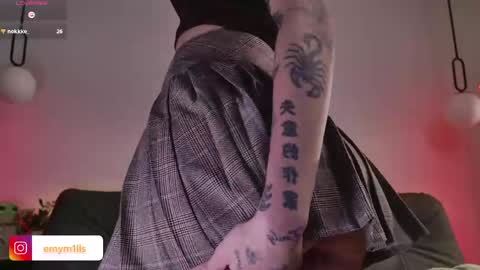 EmyM1lls online show from April 23, 11:39 pm