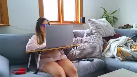 emyxxl online show from December 22, 7:42 pm