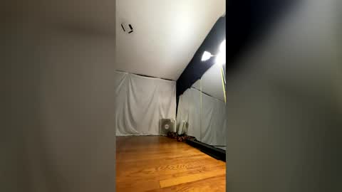 enaioandonly online show from April 29, 6:29 am