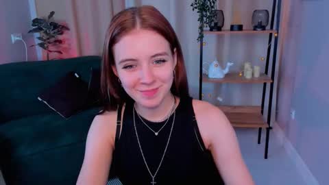 Snapshot of enchanted_bella chatting on October 17, 1:59 pm enchanted_bella online show from October 17, 1:59 pm