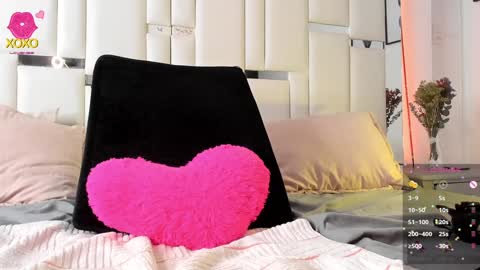 Enchanttress online show from February 7, 5:20 am