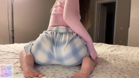 Mia online show from February 20, 9:42 pm