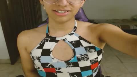 Snapshot of engiel_phoenix chatting on October 1, 11:14 pm Engiel phoenix instagram engiel 13 online show from October 1, 11:14 pm