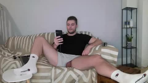 Snapshot of englishladxxx chatting on February 2, 12:19 am Englishladxxx online show from February 2, 12:19 am