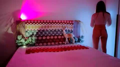 enjoyeverymoment_ online show from December 20, 7:10 pm