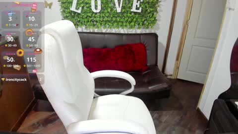 Snapshot of enma_clark chatting on January 31, 12:06 am Enma clark online show from January 31, 12:06 am