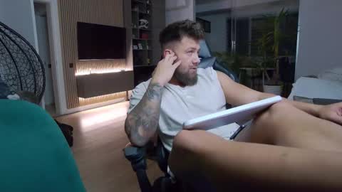 Erik online show from March 1, 7:37 pm