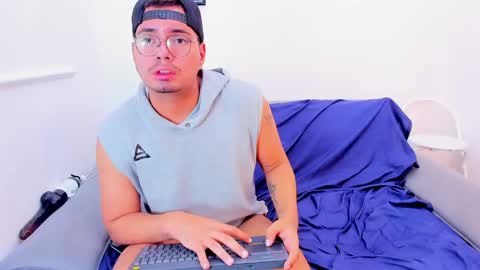 Snapshot of enrique_villa23 chatting on February 13, 3:56 pm enrique online show from February 13, 3:56 pm