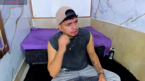 Snapshot of enrique_villa23 chatting on September 28, 2:04 pm enrique online show from September 28, 2:04 pm