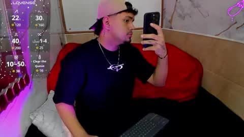 Snapshot of enrique_villa23 chatting on October 2, 12:15 pm enrique online show from October 2, 12:15 pm
