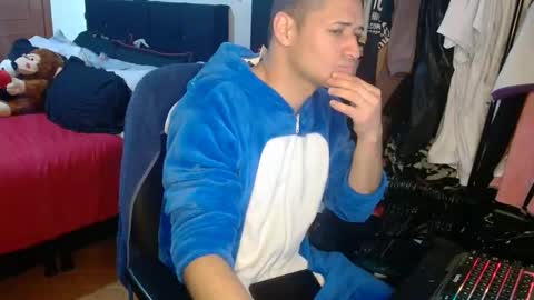 enzoyarack online show from November 23, 2:31 am