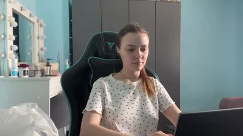 Lily online show from February 21, 2:14 am