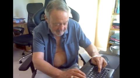 erasmus_d online show from September 8, 4:50 pm