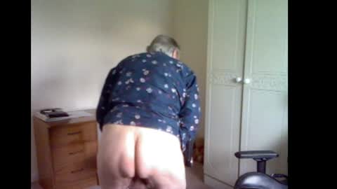 erasmus_d online show from April 26, 6:16 pm