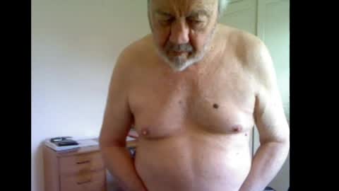 erasmus_d online show from April 29, 5:30 pm