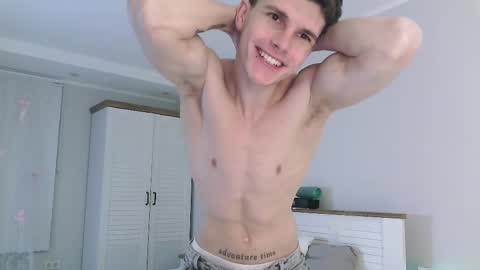 Snapshot of eric_crush chatting on February 16, 3:47 am Eric Crush online show from February 16, 3:47 am