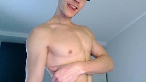 Snapshot of eric_crush chatting on December 7, 3:53 am Eric Crush online show from December 7, 3:53 am
