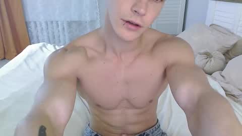 Snapshot of eric_crush chatting on September 11, 4:03 am Eric Crush online show from September 11, 4:03 am
