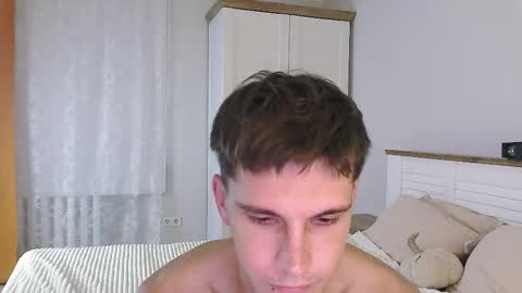 Snapshot of eric_crush chatting on September 17, 4:05 am Eric Crush online show from September 17, 4:05 am