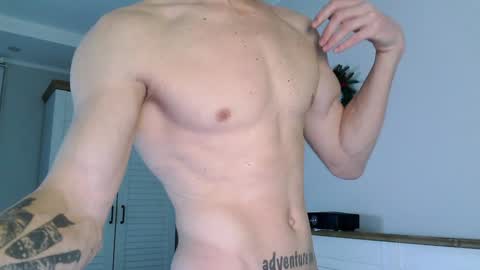 Snapshot of eric_crush chatting on December 6, 3:46 am Eric Crush online show from December 6, 3:46 am