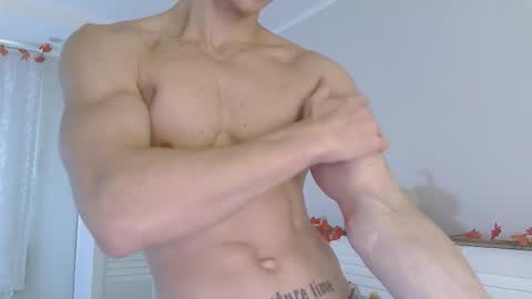 Snapshot of eric_crush chatting on October 7, 4:30 am Eric Crush online show from October 7, 4:30 am