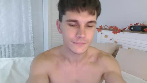 Snapshot of eric_crush chatting on October 6, 4:19 am Eric Crush online show from October 6, 4:19 am