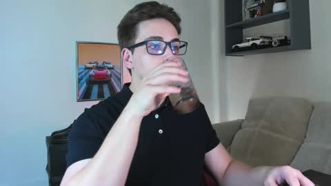 Snapshot of eric_ether chatting on October 13, 9:06 pm Eric online show from October 13, 9:06 pm