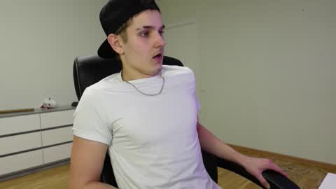    online show from November 21, 6:28 pm