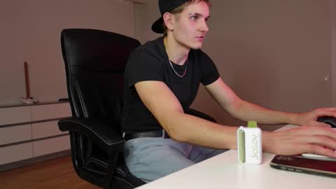    online show from November 14, 6:10 pm