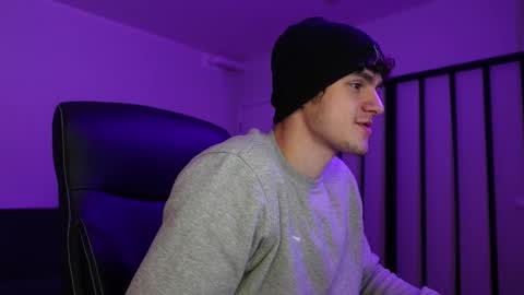    online show from December 3, 1:56 pm