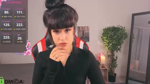 Snapshot of erica_peach chatting on October 15, 3:02 pm Erika online show from October 15, 3:02 pm