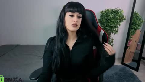 Snapshot of erica_peach chatting on October 2, 2:49 pm Erika online show from October 2, 2:49 pm