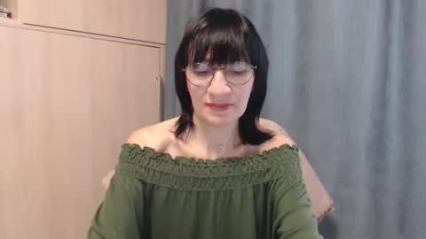 ericablack8 online show from December 1, 9:29 am